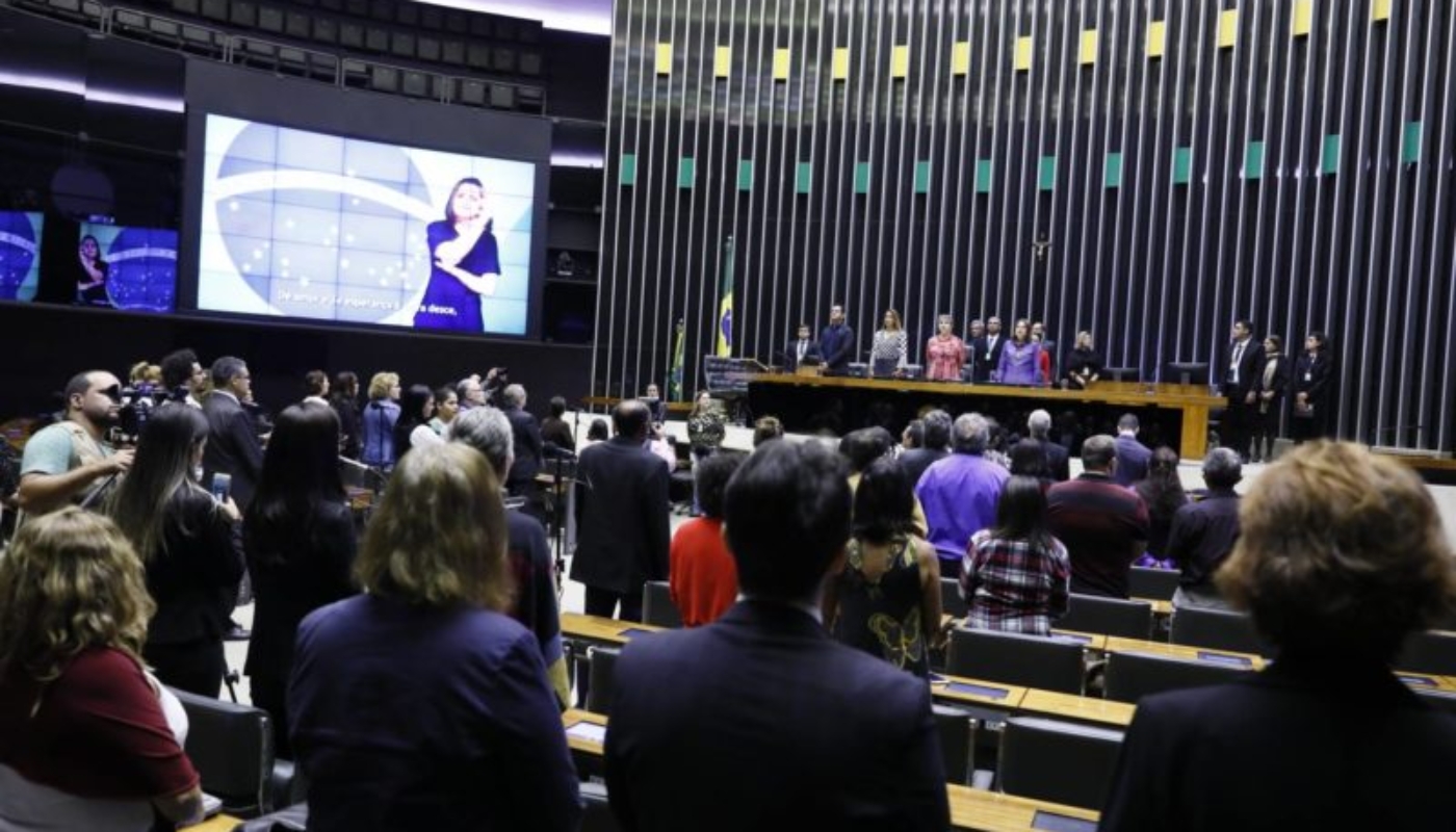 sessao-solene-na-camara-defende-universidades-e-protesta-contra-cortes-solenidade-educacao